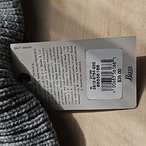 G H Bass & Co NWT Gray cable knit, metallic studded beanie hat - Picture 6 of 6